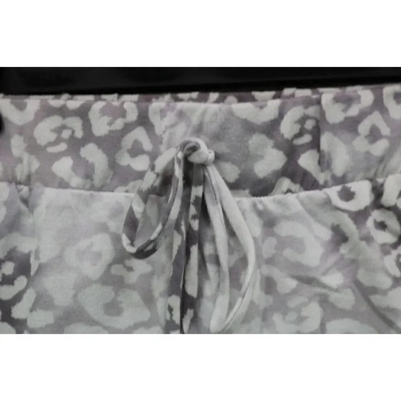 143 Story by Line Up Women's Pajamas-Shorts-Small-Pockets - Picture 9 of 11